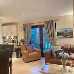 District Romantic Get Away In 1 Acre Gardens Off M6