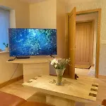 District Romantic Get Away In 1 Acre Gardens Off M6 Nyaraló *