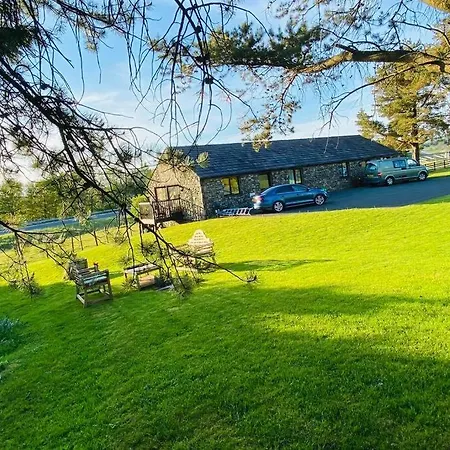 District Romantic Get Away In 1 Acre Gardens Off M6
