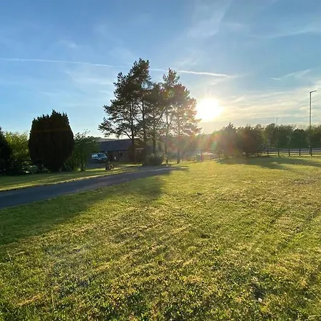 District Romantic Get Away In 1 Acre Gardens Off M6 Holiday home Penrith