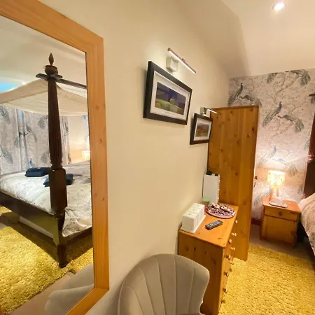 Tatil Evi District Romantic Get Away In 1 Acre Gardens Off M6 *