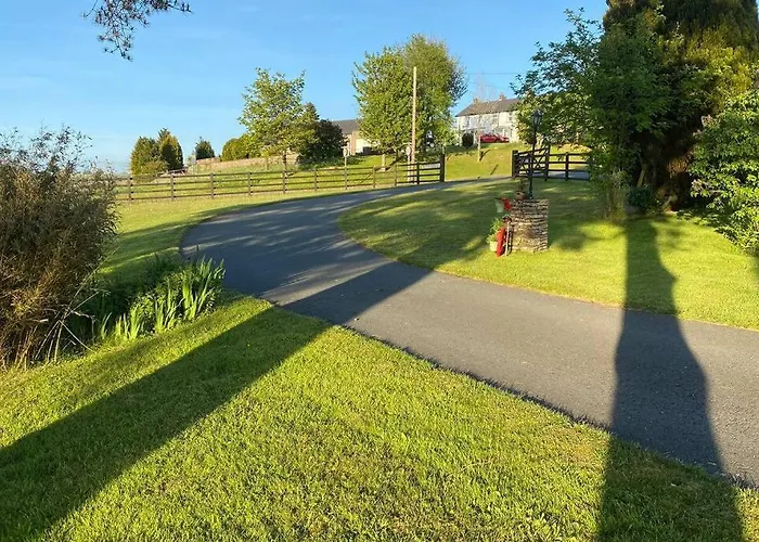 District Romantic Get Away In 1 Acre Gardens Off M6 *