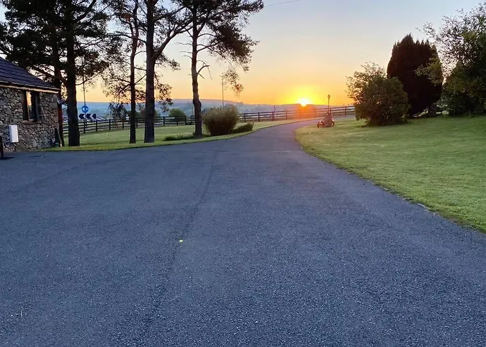 Feriehus District Romantic Get Away In 1 Acre Gardens Off M6