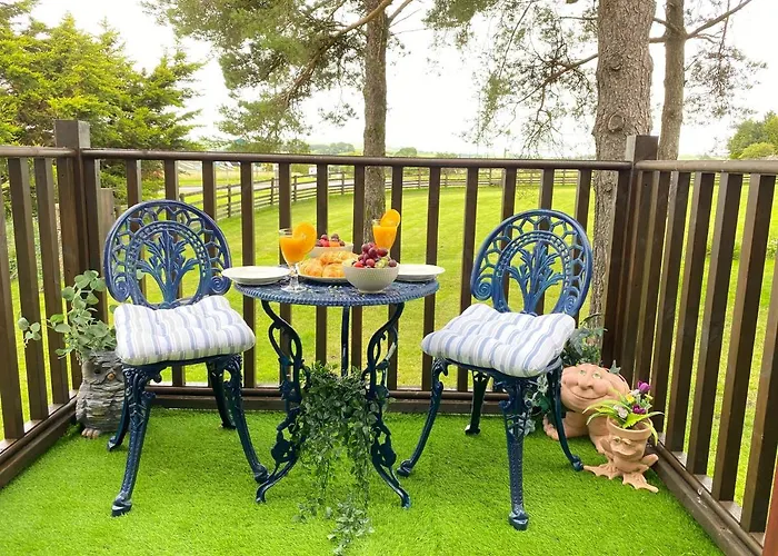 Holiday home District Romantic Get Away In 1 Acre Gardens Off M6