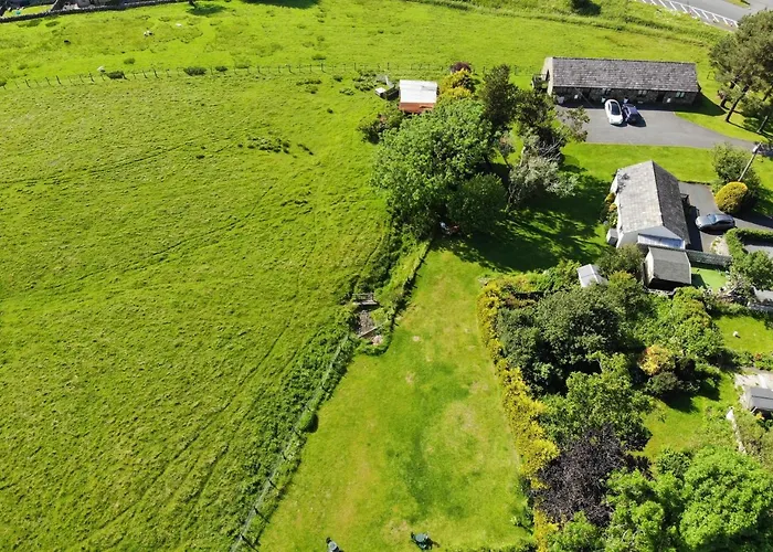 Holiday home District Romantic Get Away In 1 Acre Gardens Off M6 *