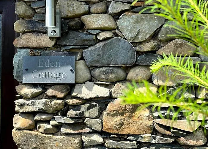 District Romantic Get Away In 1 Acre Gardens Off M6 Penrith