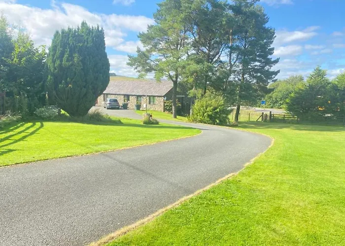 District Romantic Get Away In 1 Acre Gardens Off M6 *